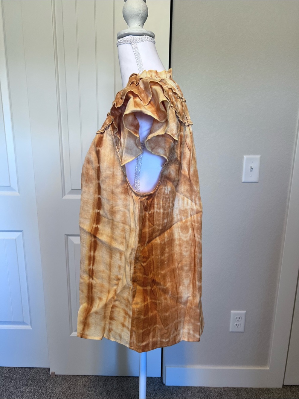 BiBi Tie-Dye Ruffled Neck & Sleeve Sz Medium 50% Cotton 50% Linen - Picture 3 of 10